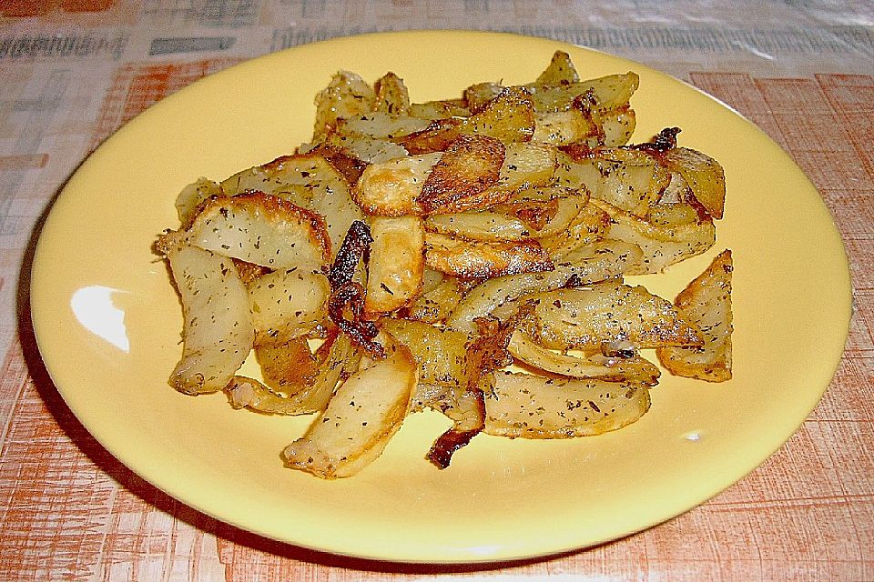 Würzige Kartoffelecken (potatoes fries)