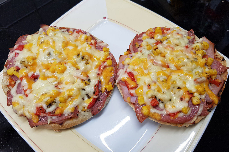 Fladenbrotpizza auf zweierlei Art