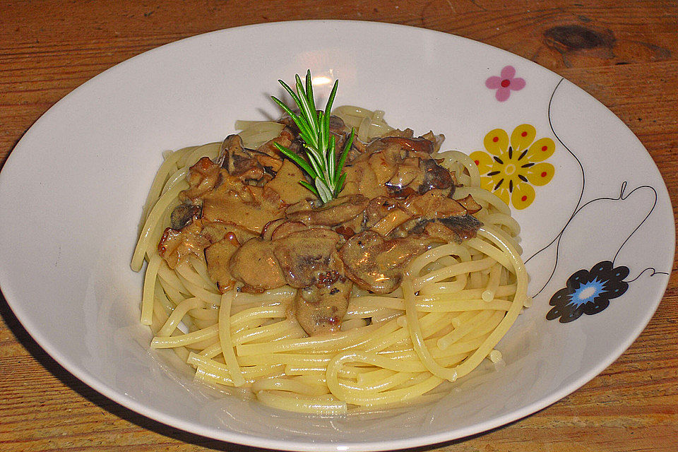 Spaghetti mit Steinpilzsauce