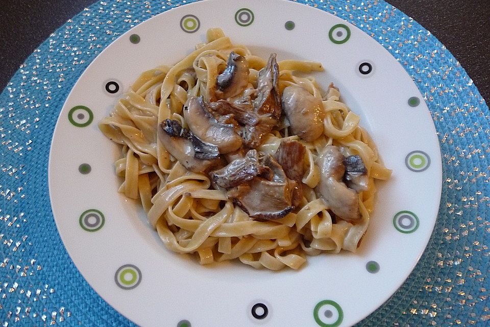 Spaghetti mit Steinpilzsauce