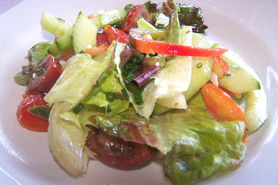 Blitz - Gartensalat mit Schafskäse