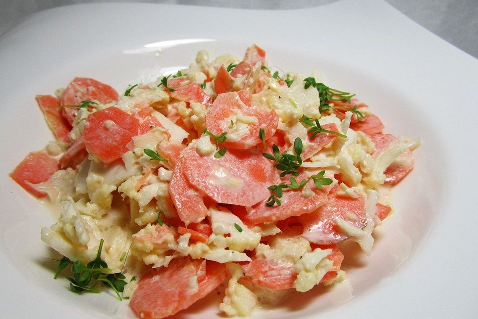 Blumenkohlsalat mit Möhren