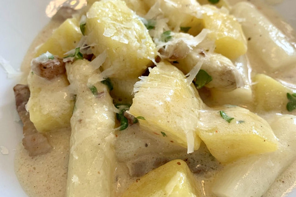 Bechamelkartoffeln mit Spargel