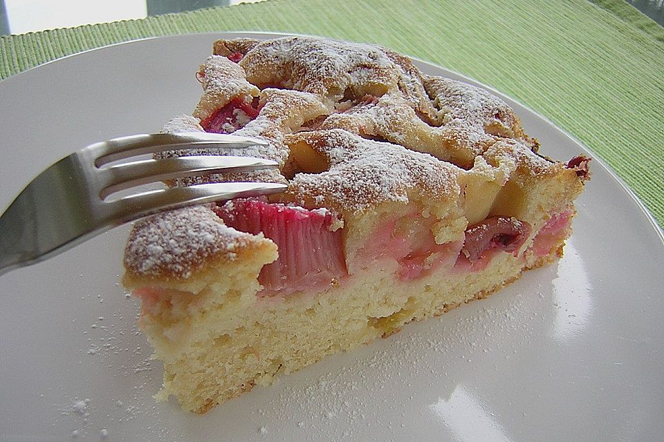 Rhabarberkuchen mit Eierlikör