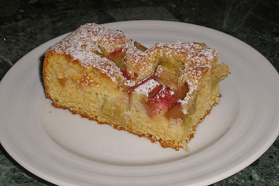 Rhabarberkuchen mit Eierlikör