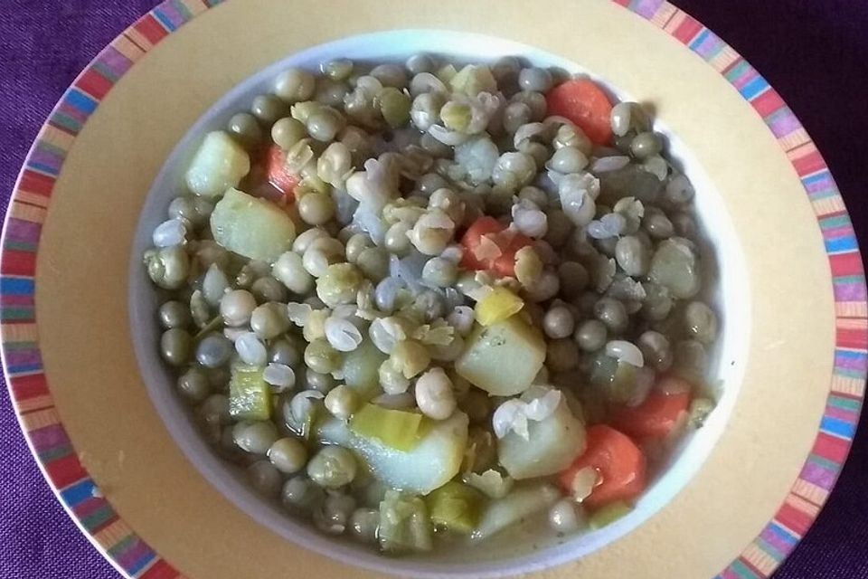 Vegetarische Erbsensuppe