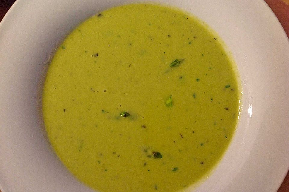 Grüne Spargelcremesuppe