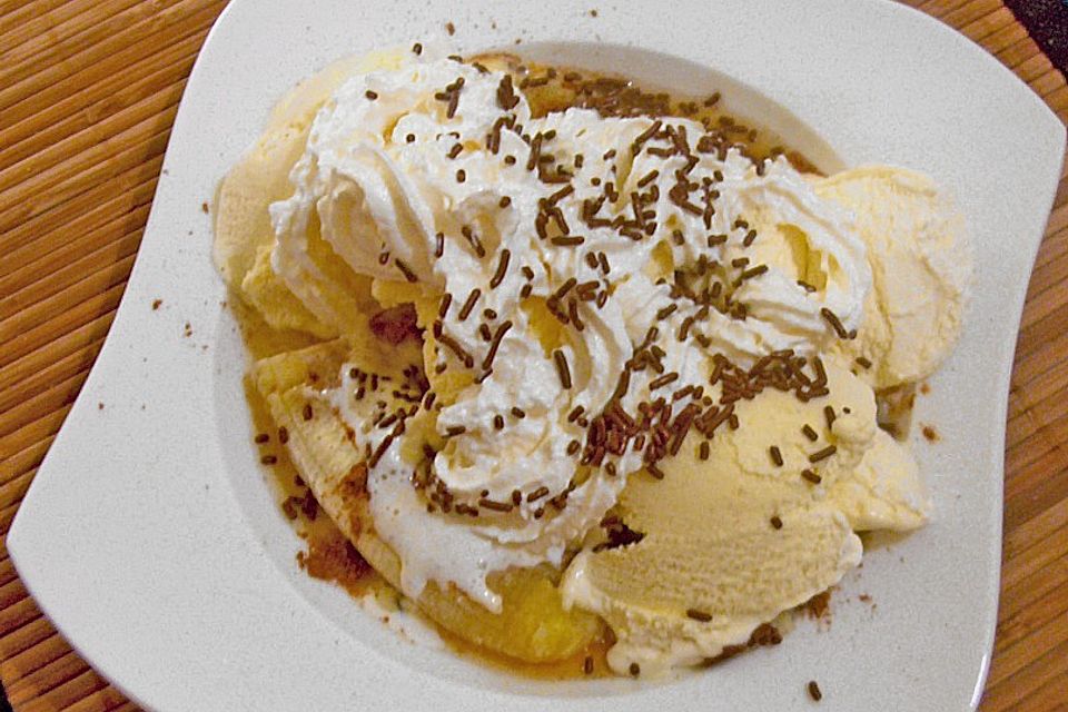 Karamellbanane mit Eis