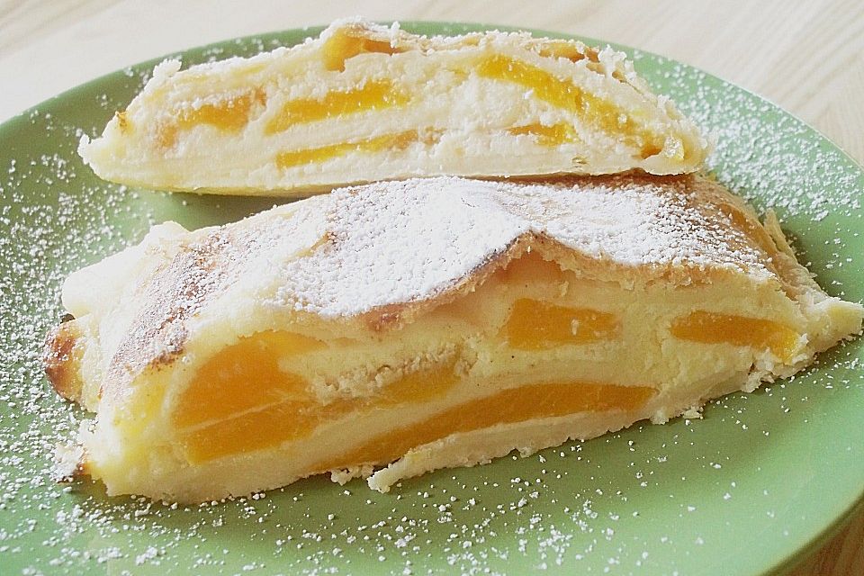 Topfen - Pfirsich Strudel