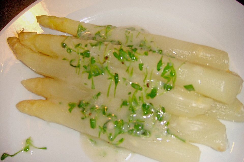 Spargel mit kalorienarmer Sauce