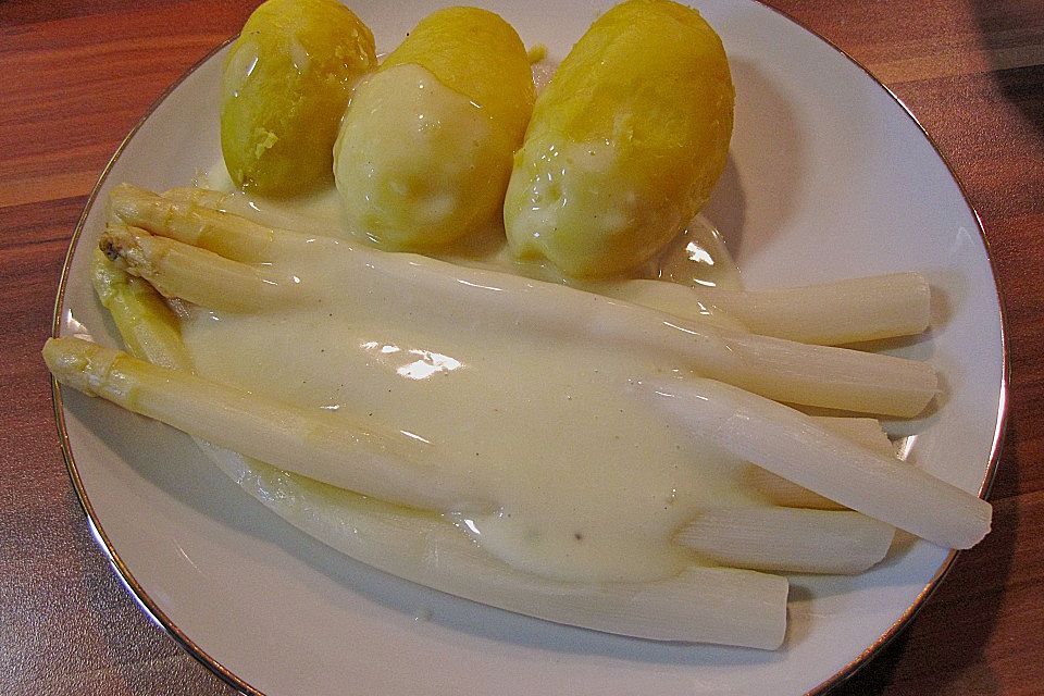 Spargel mit kalorienarmer Sauce