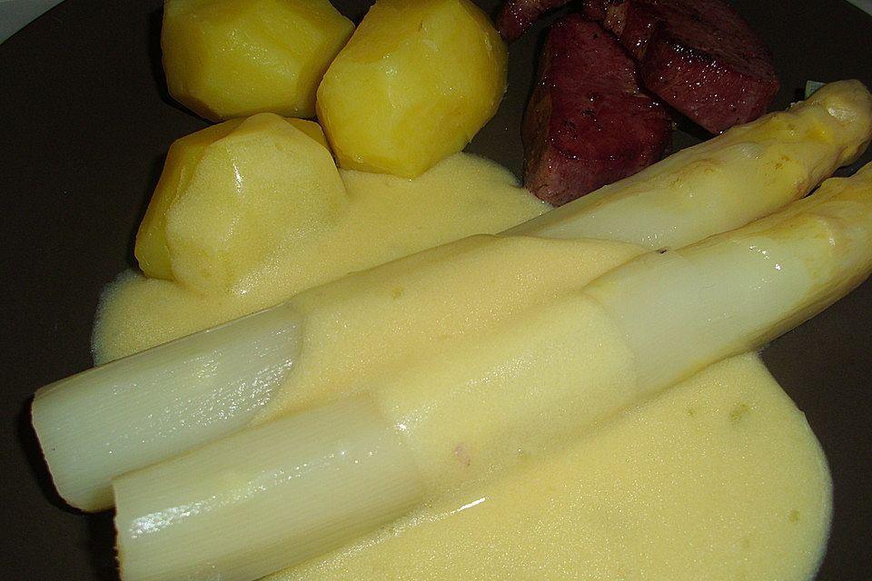 Spargel mit kalorienarmer Sauce