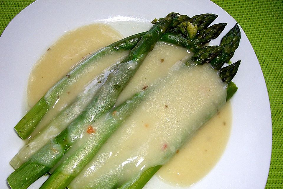 Spargel mit kalorienarmer Sauce