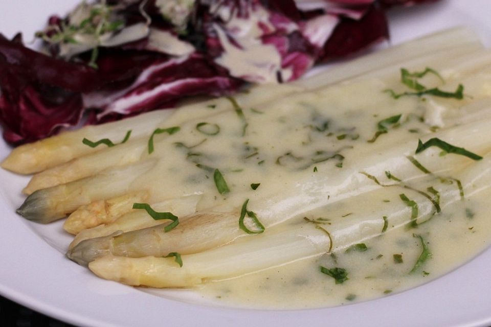 Spargel mit kalorienarmer Sauce