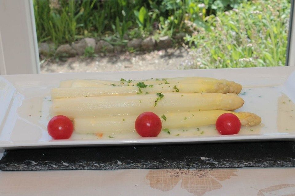 Spargel mit kalorienarmer Sauce