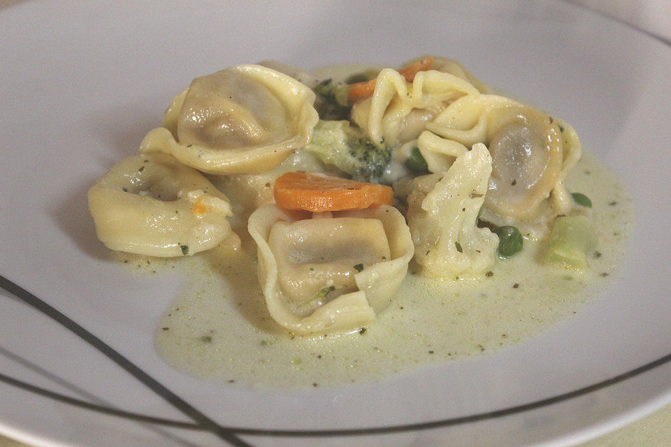 Tortellini mit Rahmgemüse