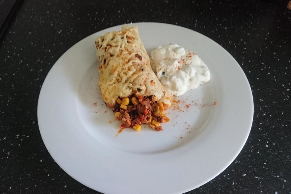 Überbackene Enchiladas mit Tzatziki