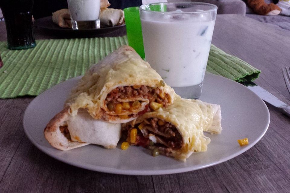 Überbackene Enchiladas mit Tzatziki