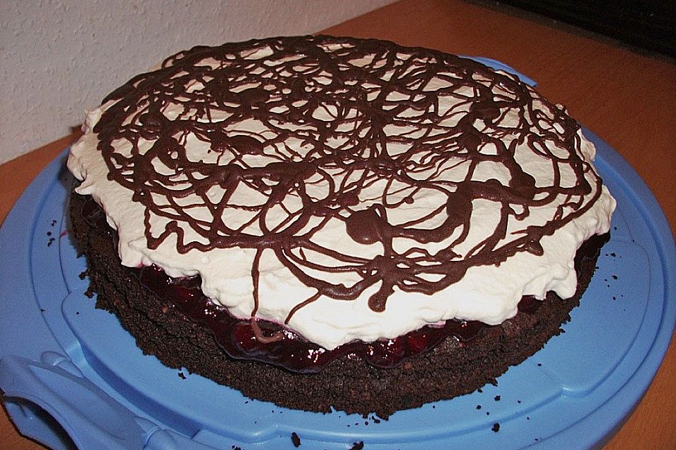 Herrentorte mit  Preiselbeeren und Kaba