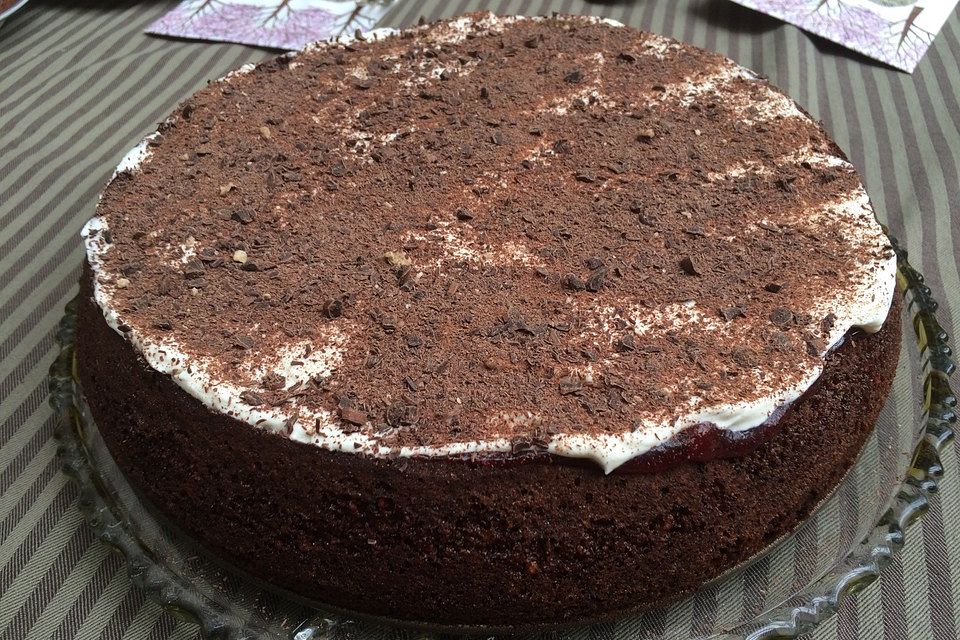 Herrentorte mit  Preiselbeeren und Kaba