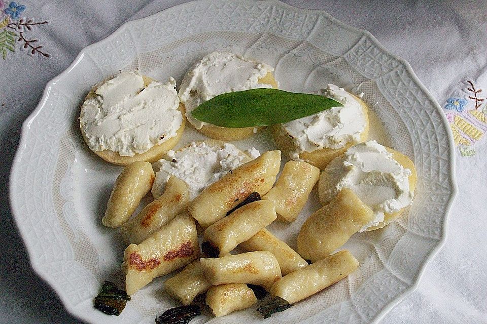 Apfel, mit Ziegenkäse überbacken