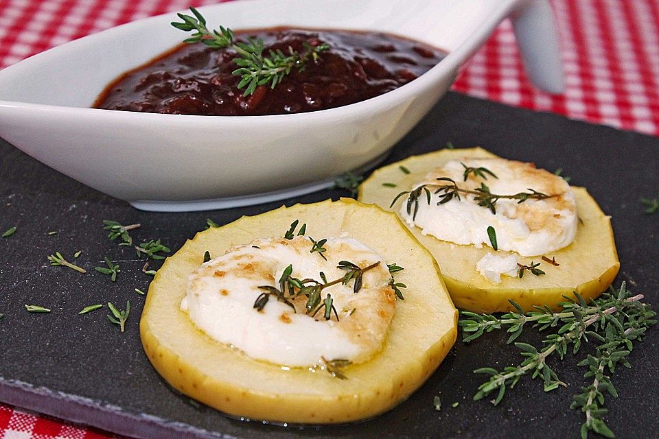 Apfel, mit Ziegenkäse überbacken