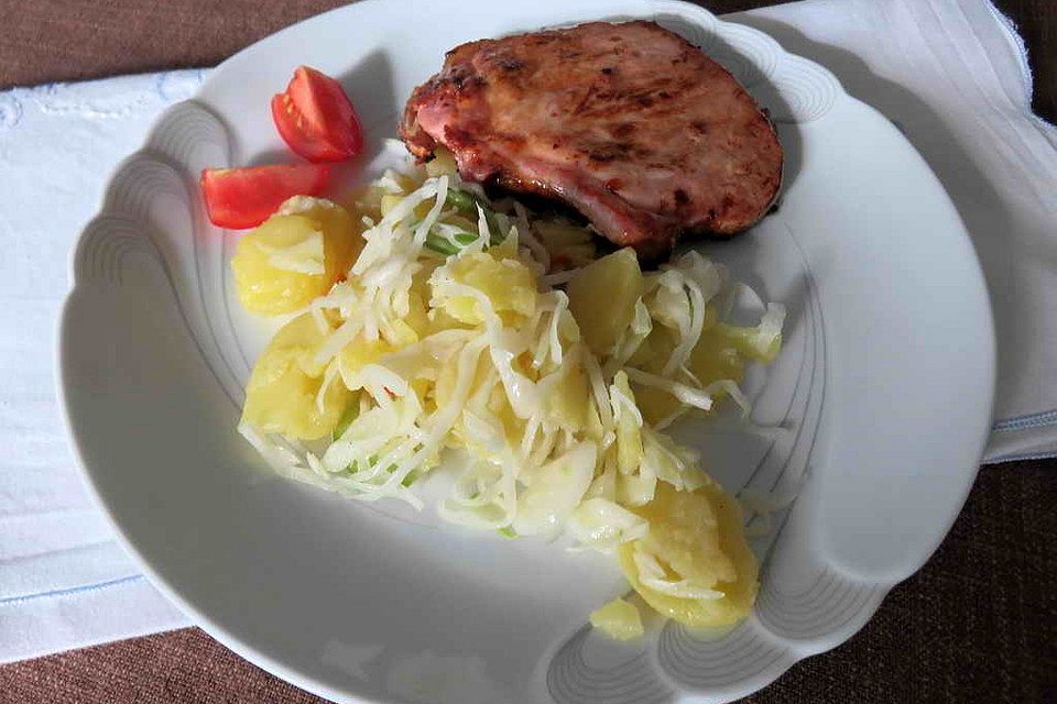 Warmer Kartoffel- Krautsalat