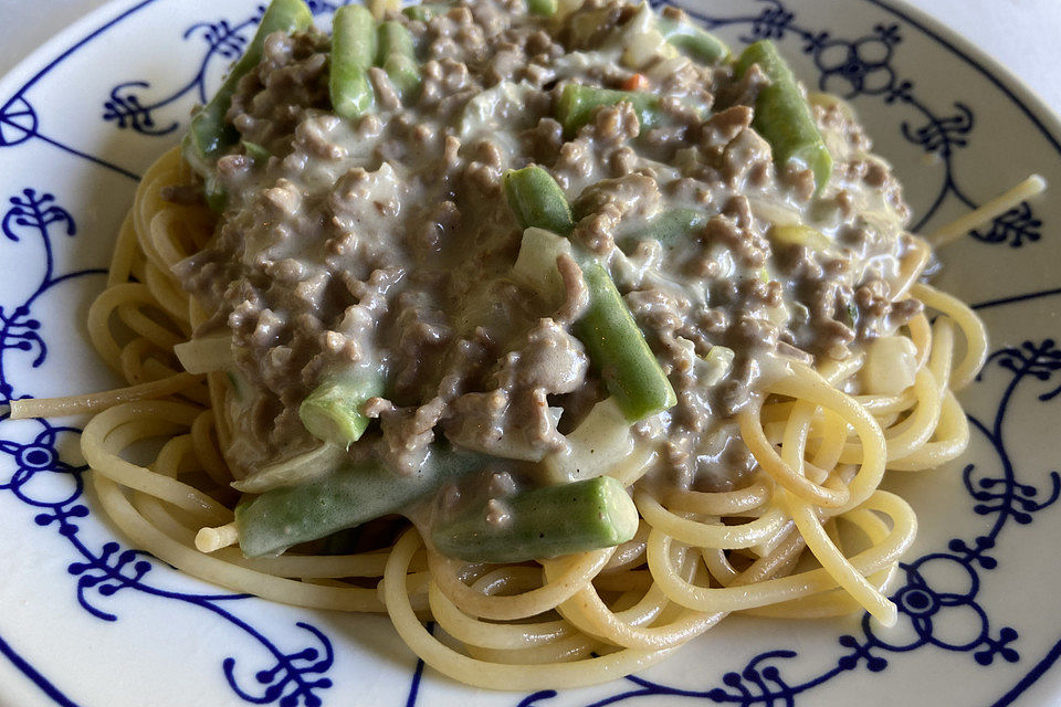 Nudeln mit Hackfleisch - Gorgonzolasoße