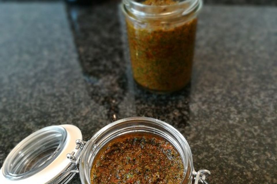 Tomaten - Oregano - Pesto