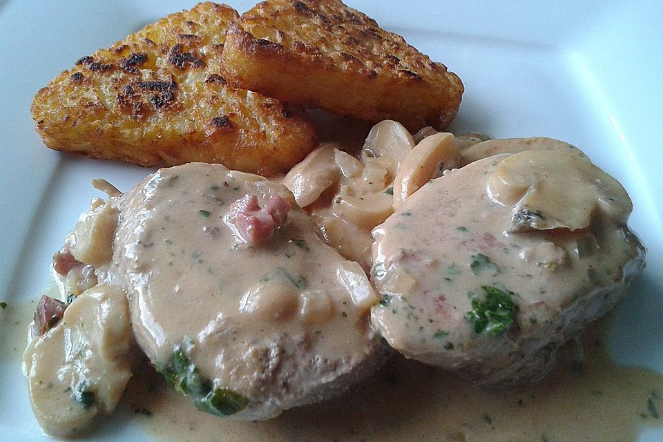 Schweinefilet  mit gebratenen  Champignons