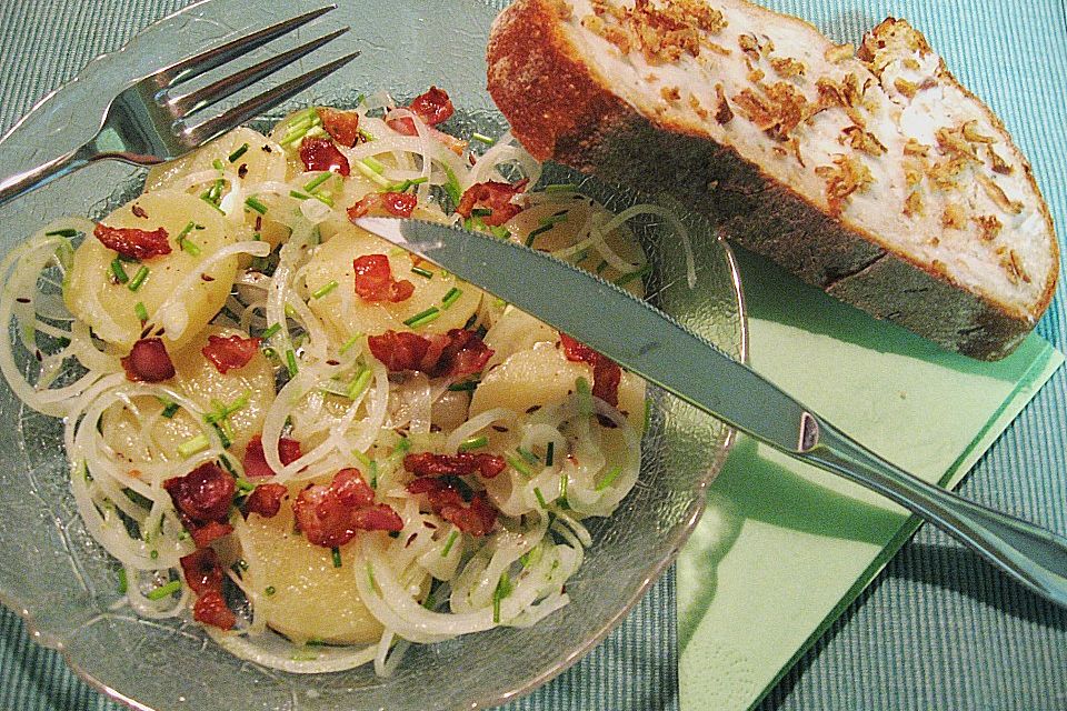 Harzer Käsesalat mit Knusperspeck