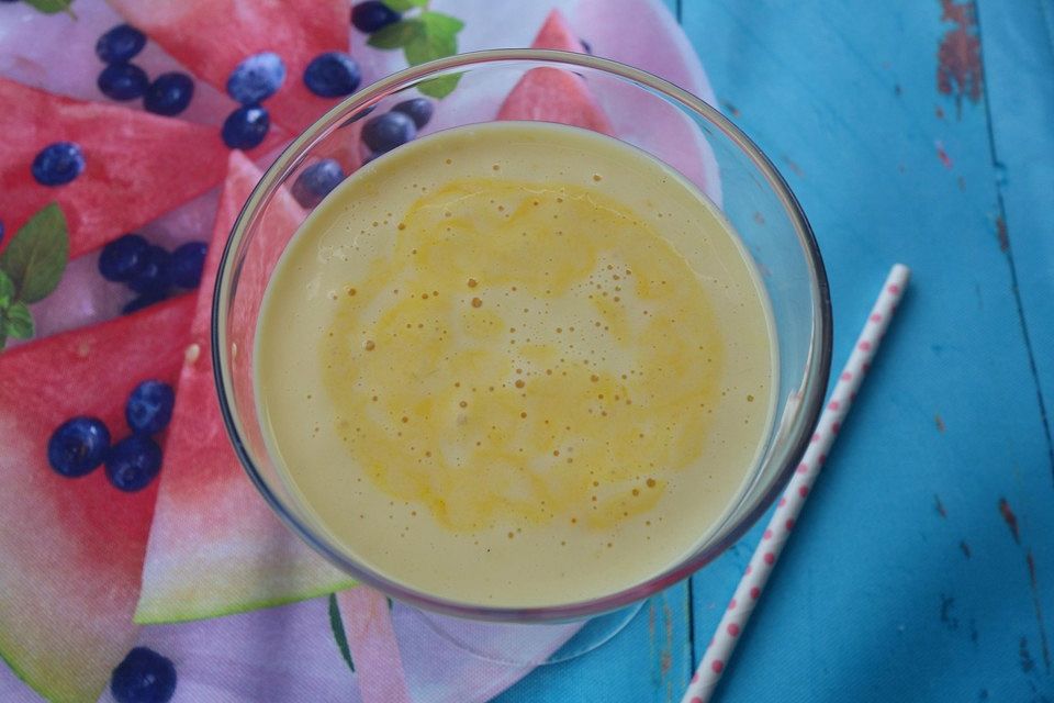 Mango - Smoothie mit Joghurt