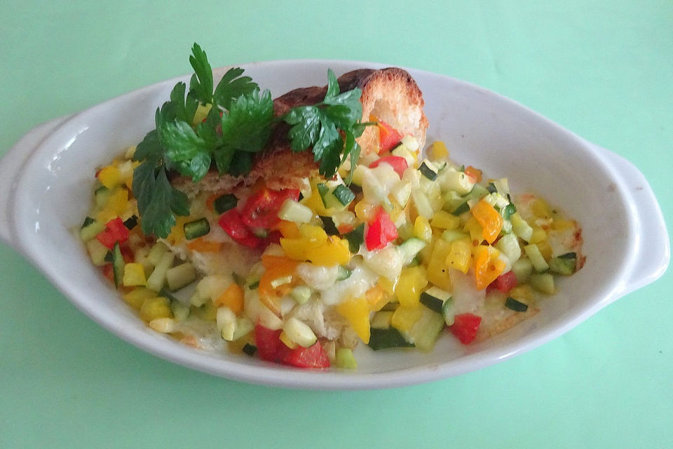 Türkisches Fladenbrot mit Gemüse