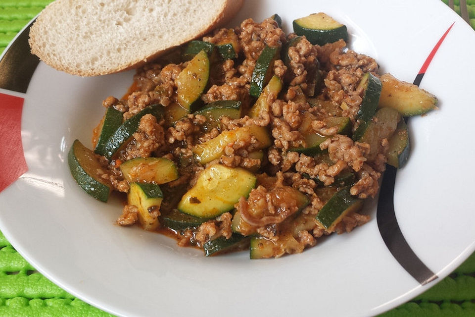 Zucchini - Hack - Pfanne