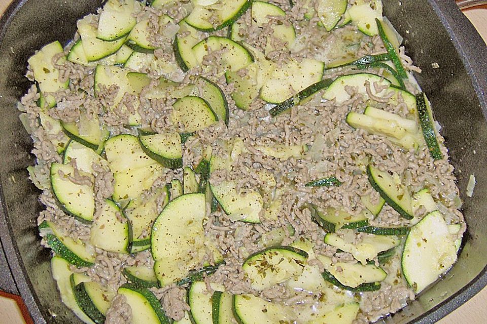 Zucchini - Hackfleisch - Soße