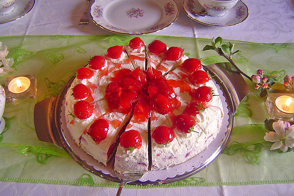 Erdbeertorte mit Frischkäse