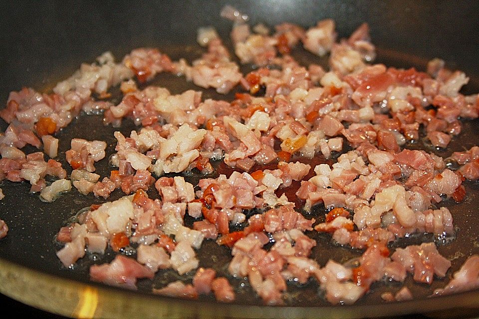 Zwiebel - Speck - Sauce