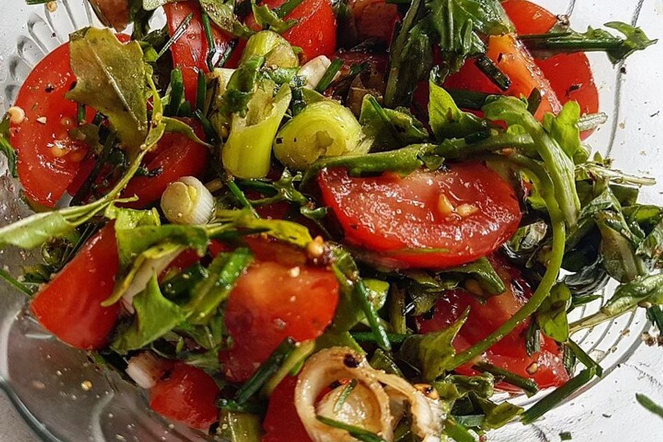 Rucola Salat mit Kirschtomaten