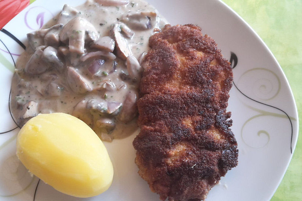 Schnitzel mit Pilzsoße