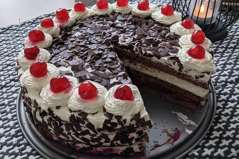 Schwarzwälder Kirschtorte *für Anfänger*