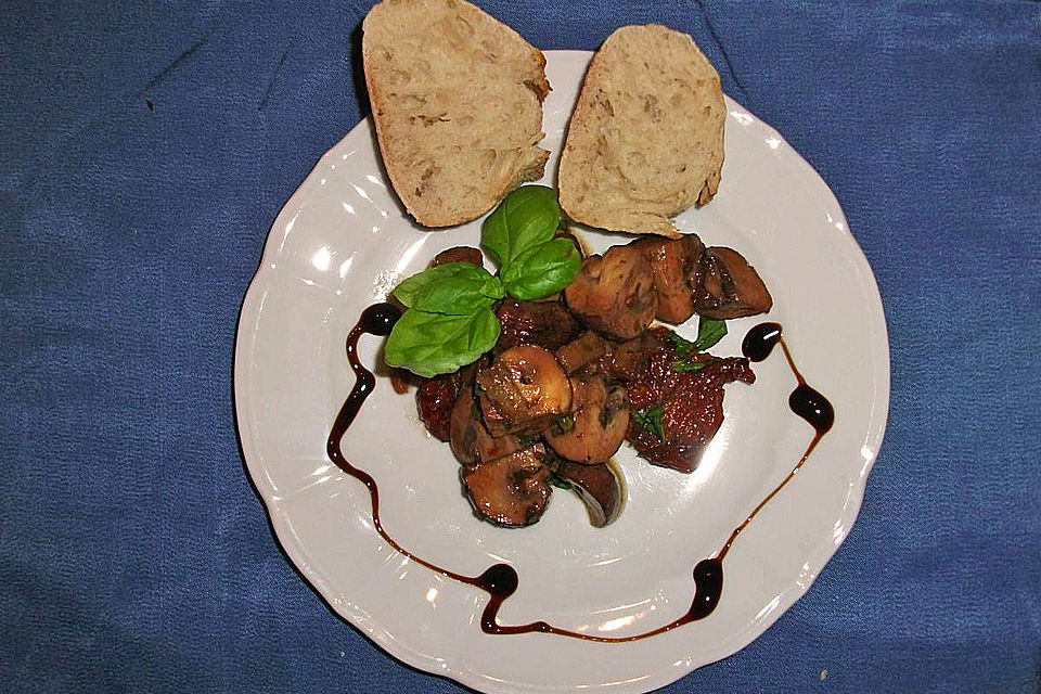 Antipasti mit Champignons