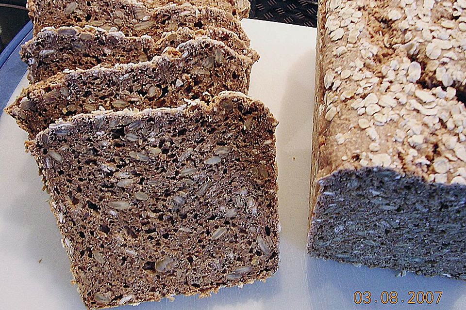 Sonnenblumenvollkornbrot