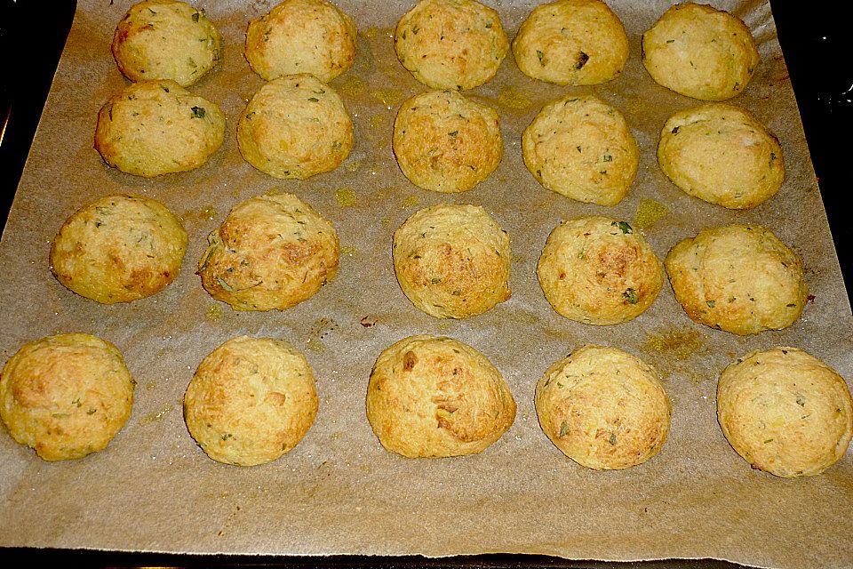 Blumenkohl - Bällchen in Tomatensoße