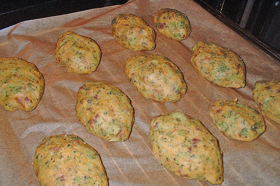 Blumenkohl - Bällchen in Tomatensoße