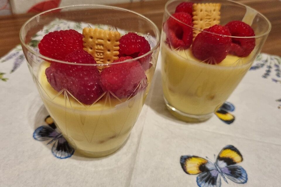 Vanille - Pudding mit Butterkeksen