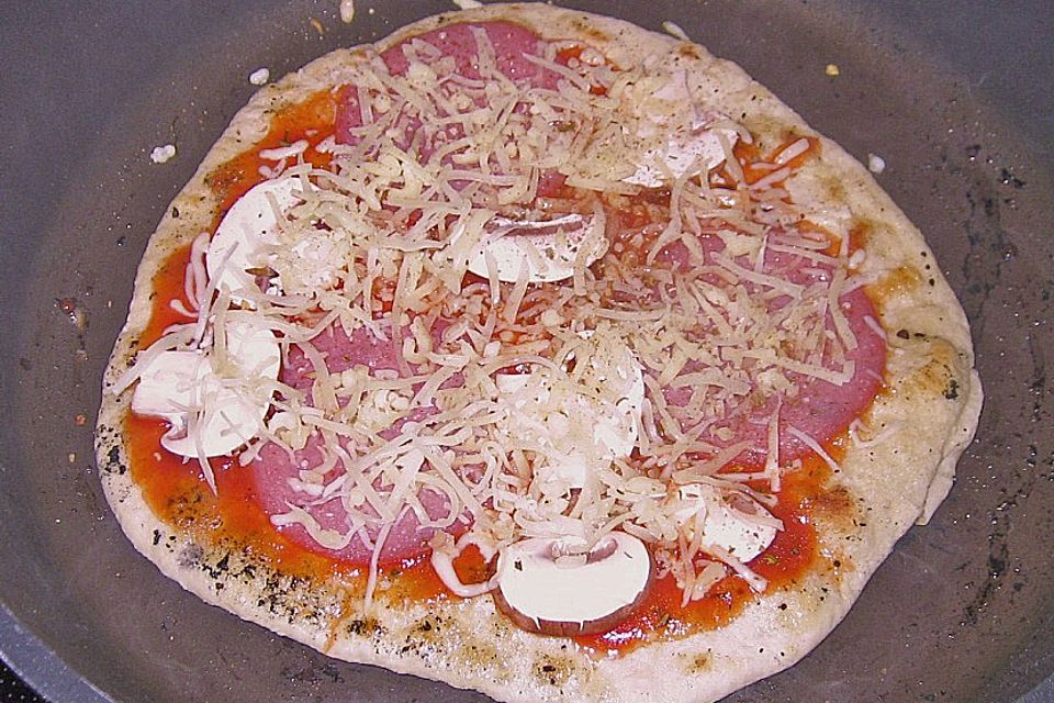 Binchens leichte Pfannenpizza