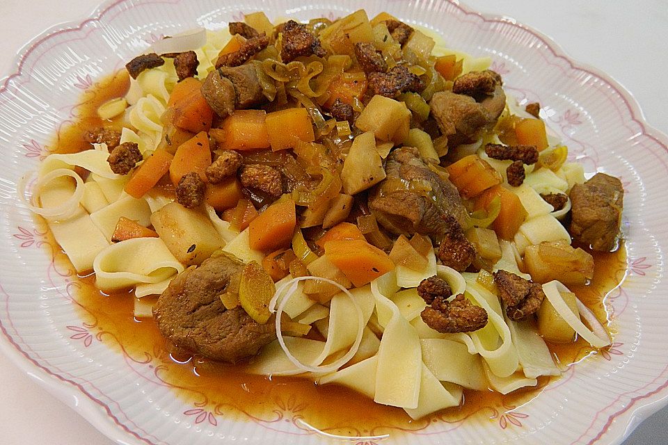 Entenragout mit Bandnudeln