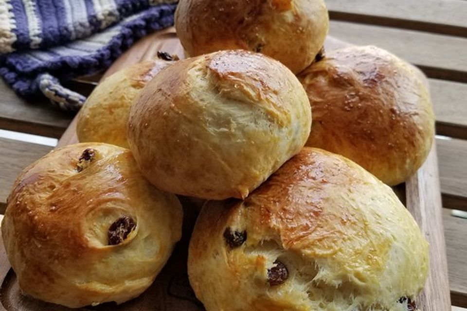 Ostfriesische Rosinenbrötchen