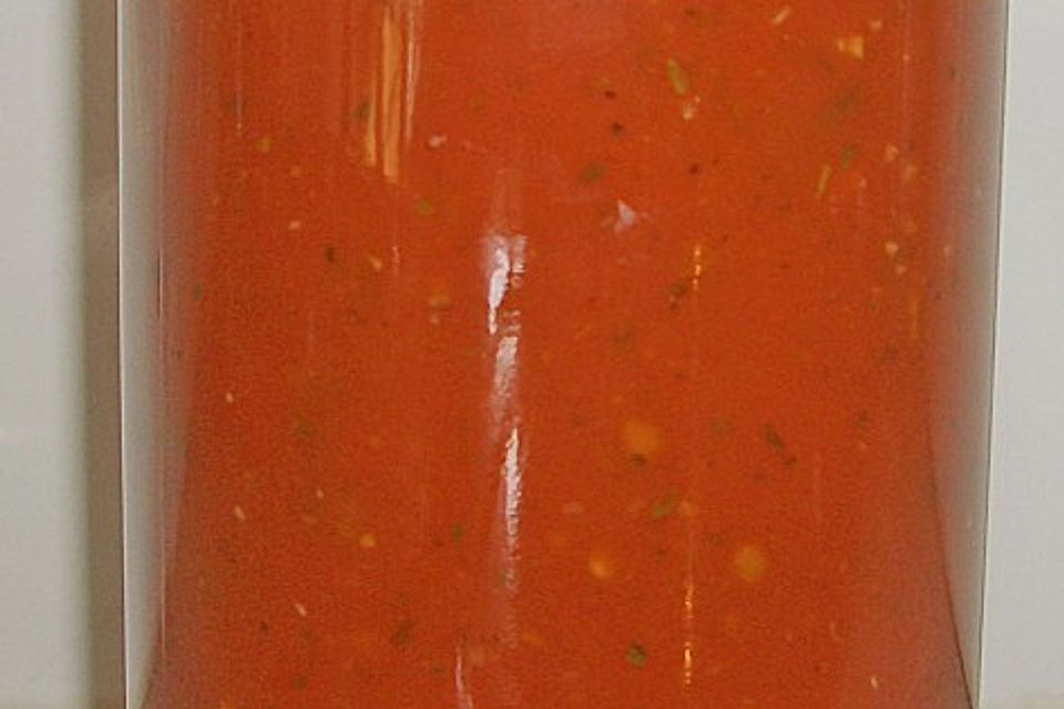 Frische Tomatensoße mit Knoblauch