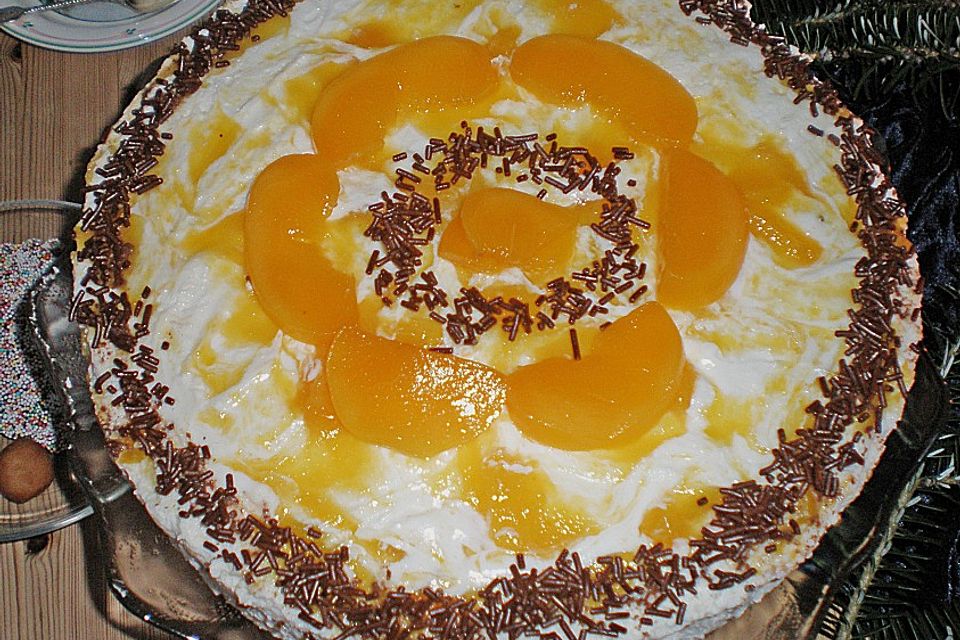 Käsesahnetorte mit Pfirsichen